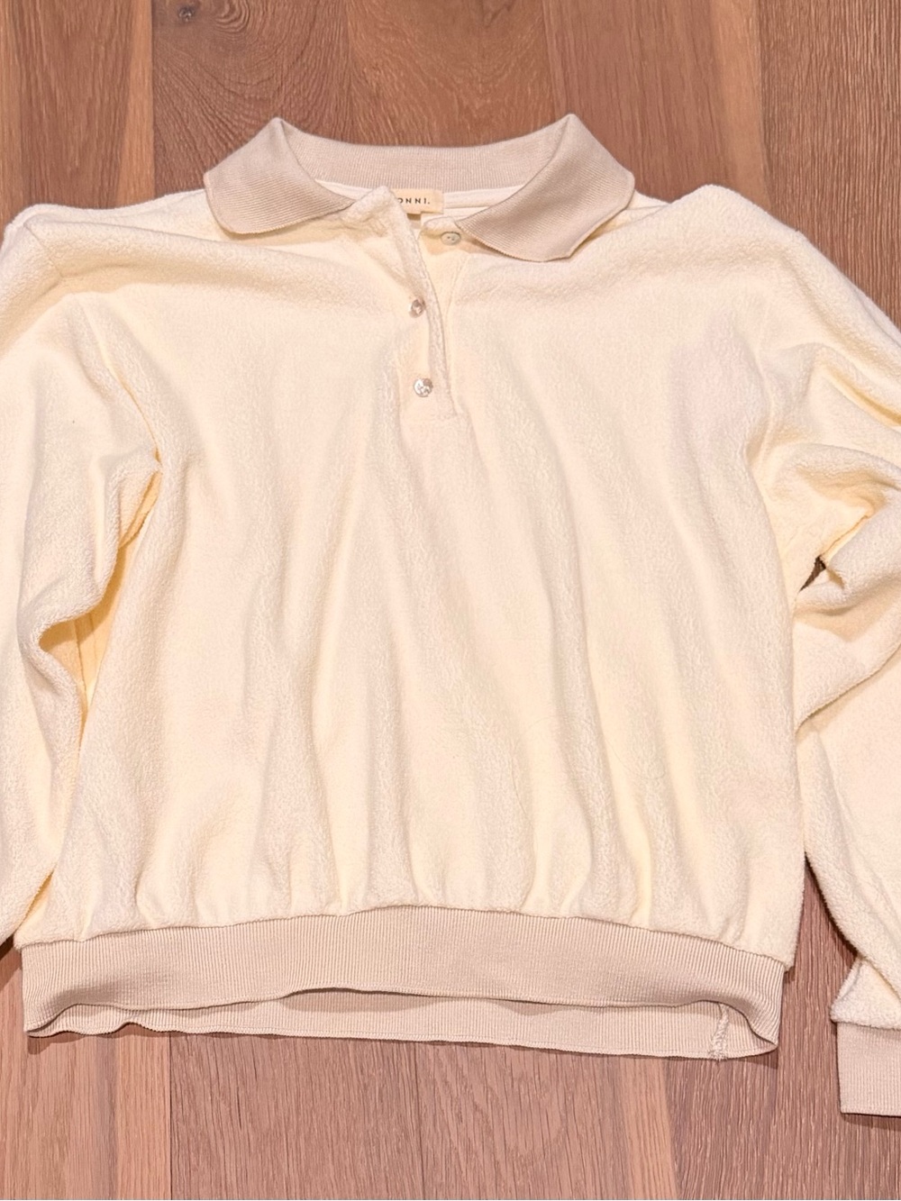Donni. Cream Pullover